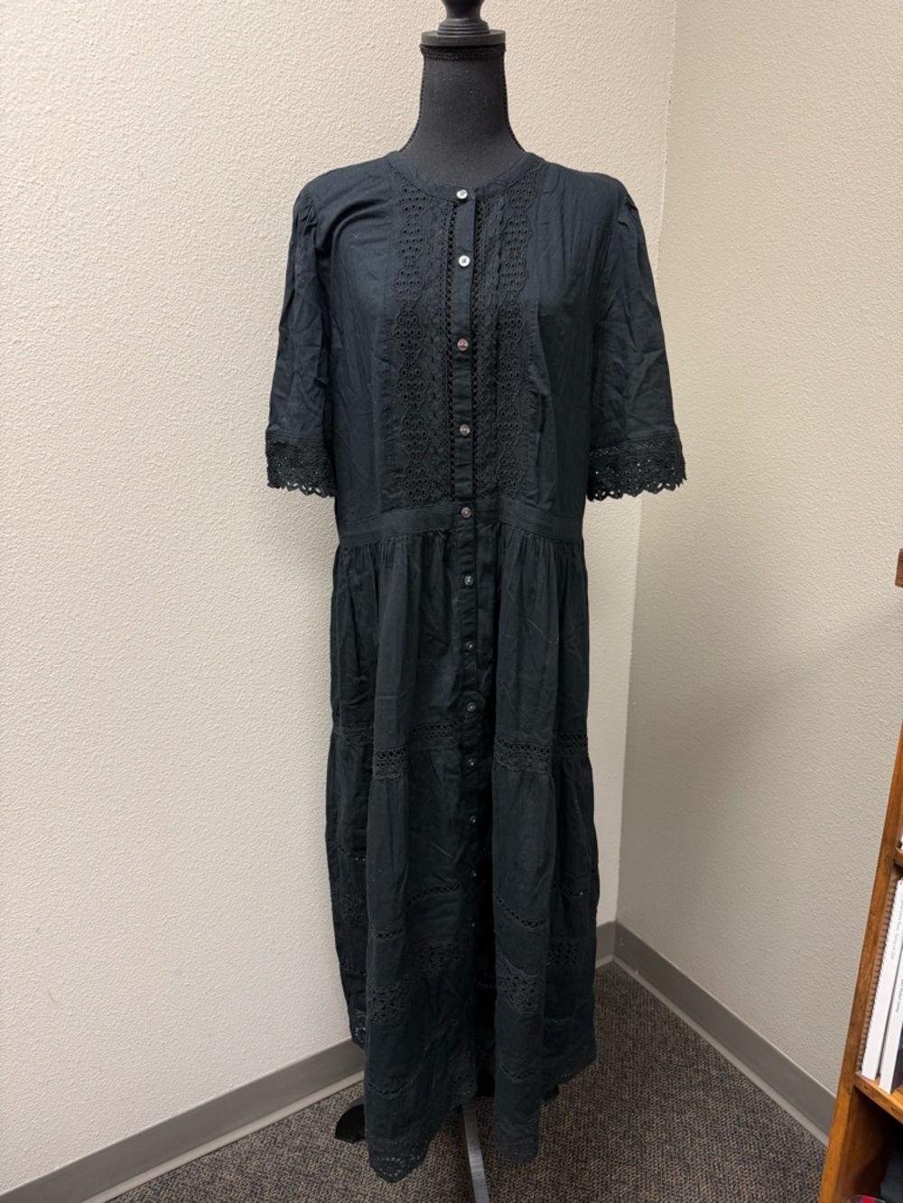 GAP Black Eyelet Lace Midi Dress Button Front Cottagecore Boho XL Chic Style - Picture 2 of 9